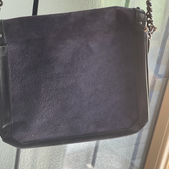 Escada - Picture 5 of 7